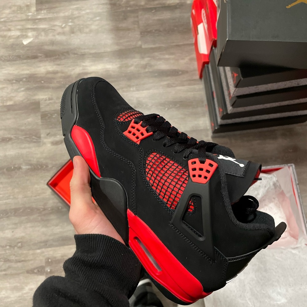 Jordan 4 Red Thunder multiple sizes gradeschool and men